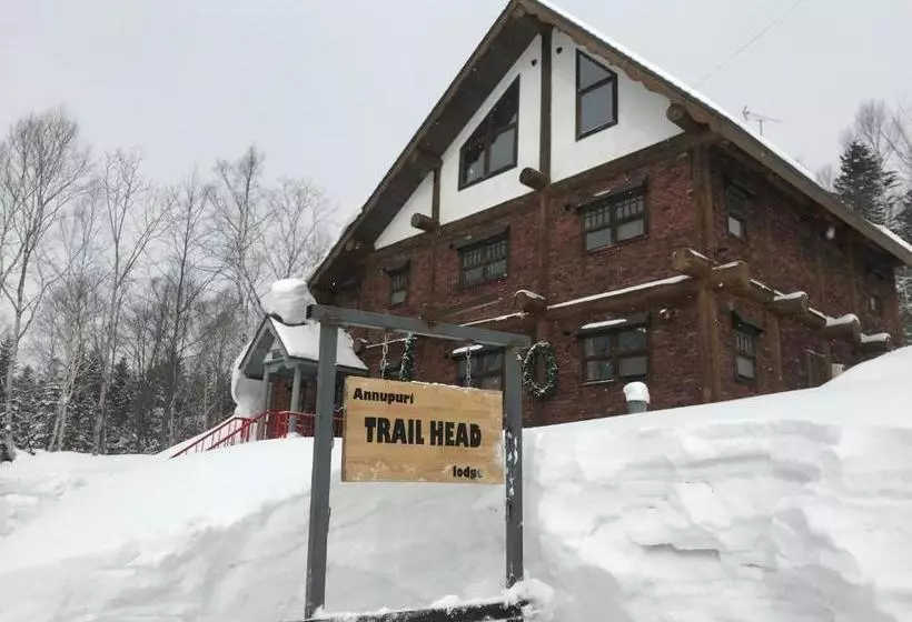 ベッドアンドブレックファースト Niseko Trailhead Lodge