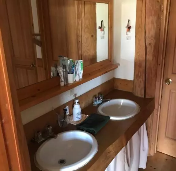 ベッドアンドブレックファースト Niseko Trailhead Lodge