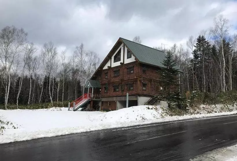 ベッドアンドブレックファースト Niseko Trailhead Lodge