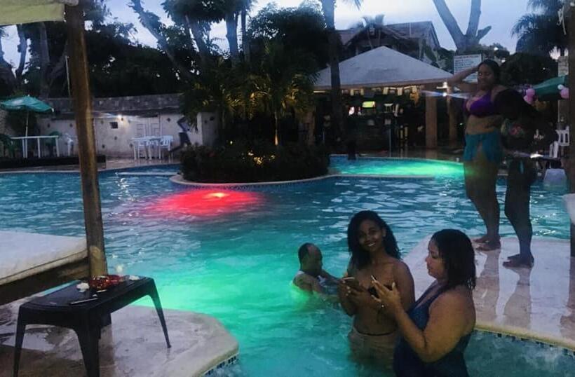 هتل El Currican Juan Dolio