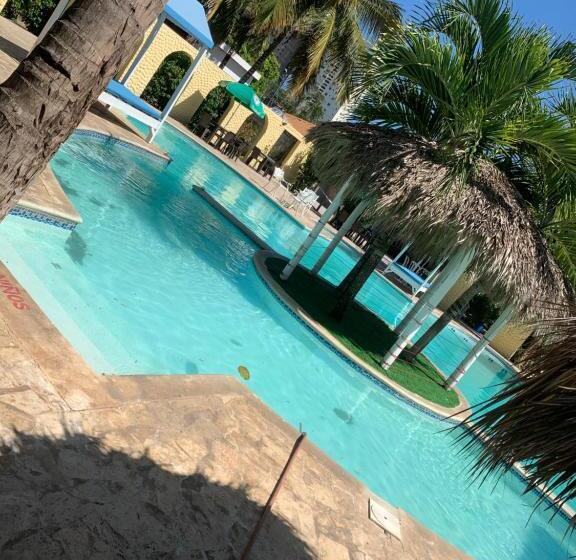 هتل El Currican Juan Dolio