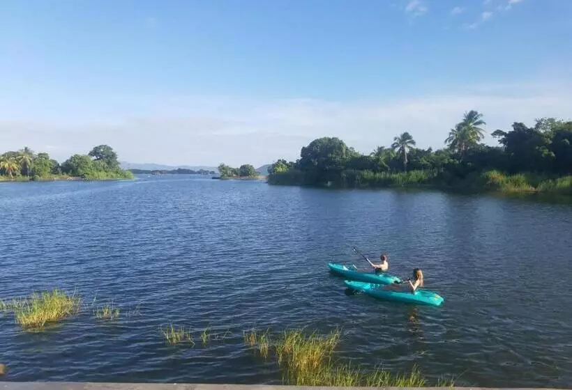 هتل Isleta El Recedo