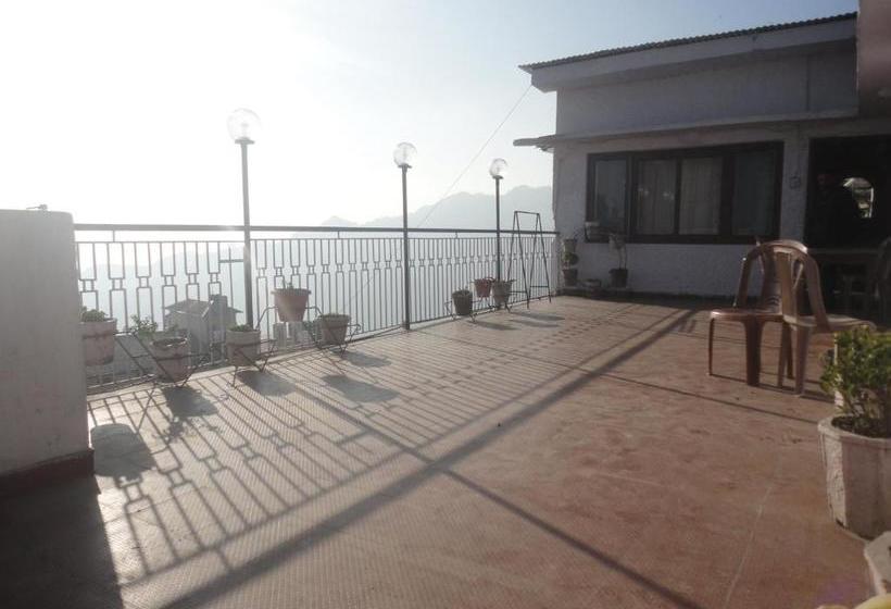 فندق Walnut Grove