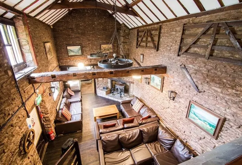مُتل The Old Pandy Inn Bunkhouse