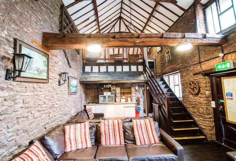 مُتل The Old Pandy Inn Bunkhouse