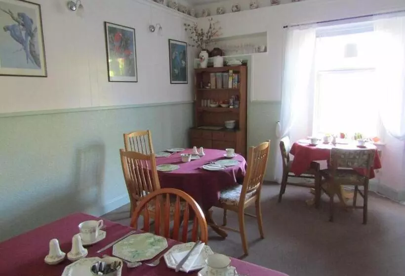 تختخواب و صبحانه Athollbank Guest House