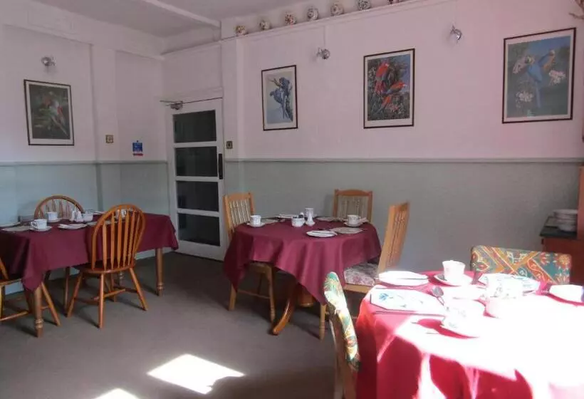 تختخواب و صبحانه Athollbank Guest House