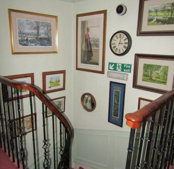 تختخواب و صبحانه Athollbank Guest House