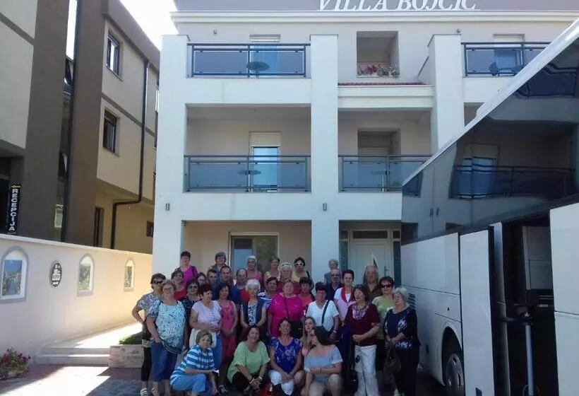 تختخواب و صبحانه Villa Bojcic