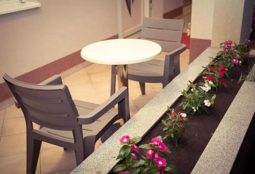 تختخواب و صبحانه Villa Bojcic