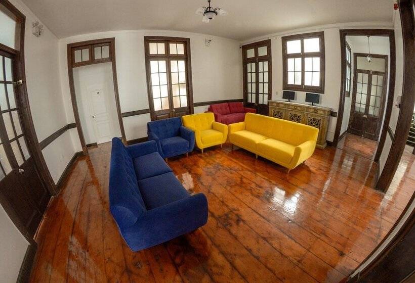 فندق Orchid Hostels