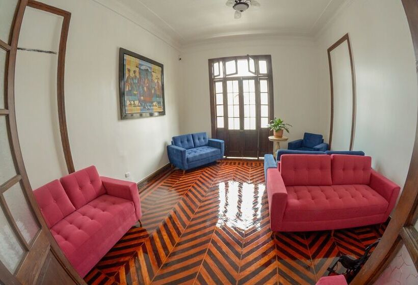 فندق Orchid Hostels