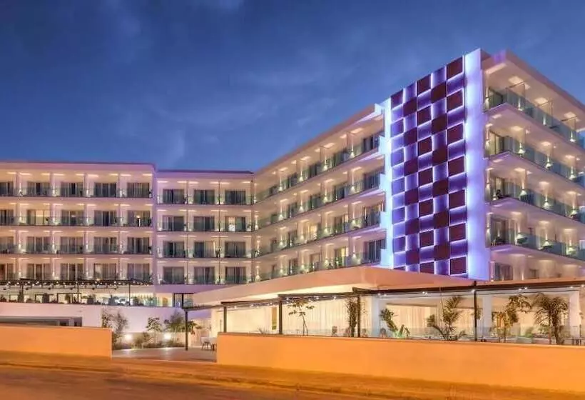 The Blue Ivy Hotel & Suites