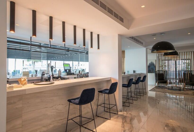 The Blue Ivy Hotel & Suites