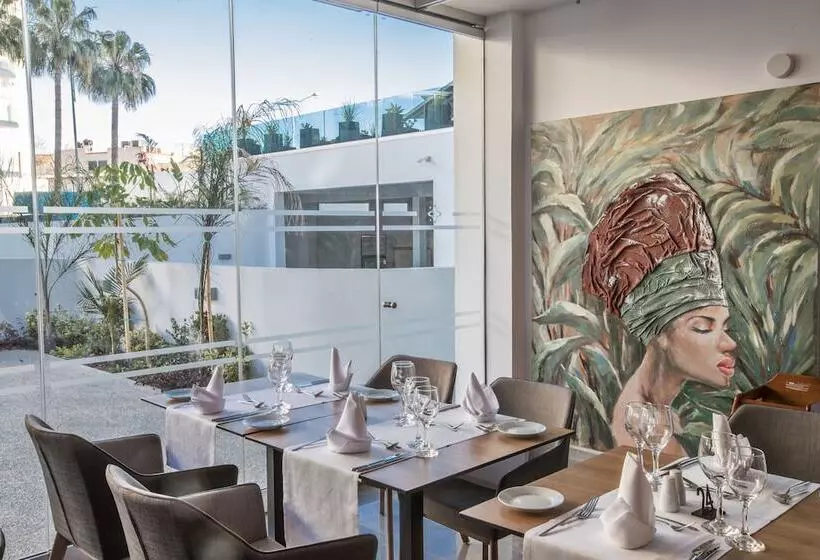 The Blue Ivy Hotel & Suites