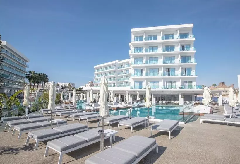 The Blue Ivy Hotel & Suites