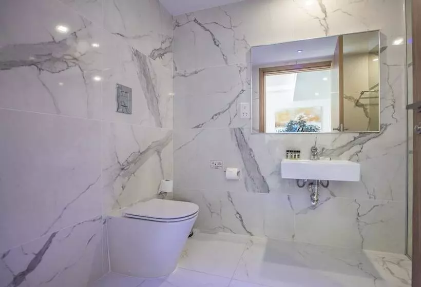 The Blue Ivy Hotel & Suites