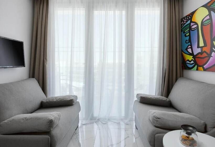 The Blue Ivy Hotel & Suites