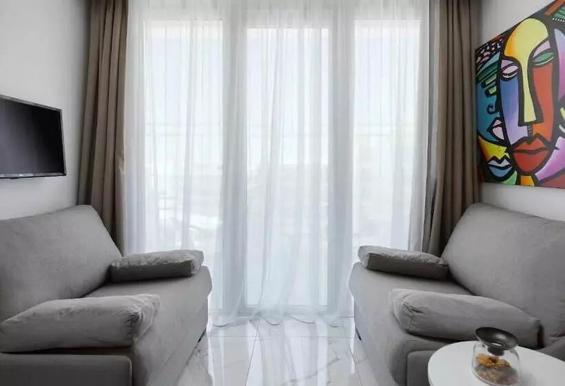 The Blue Ivy Hotel & Suites