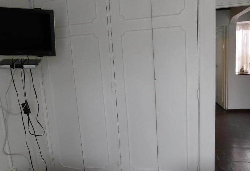 تختخواب و صبحانه Hostal Familiar La Alborada