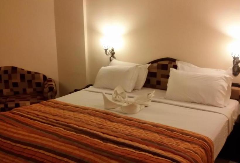 בית מלון כפרי Srichackra International