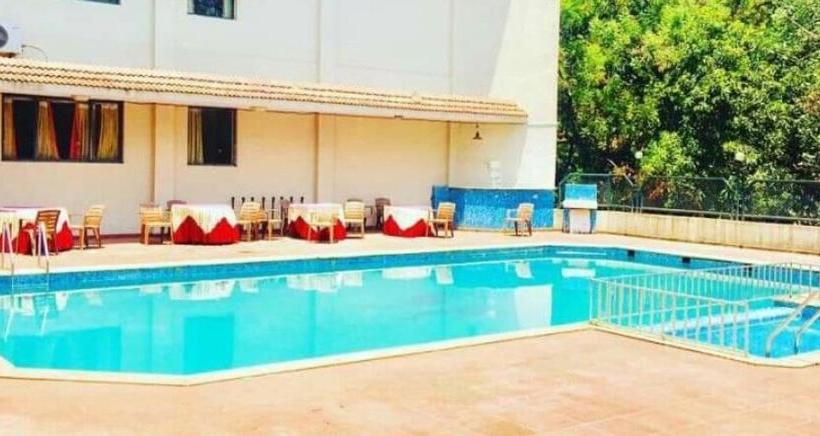 בית מלון כפרי Srichackra International