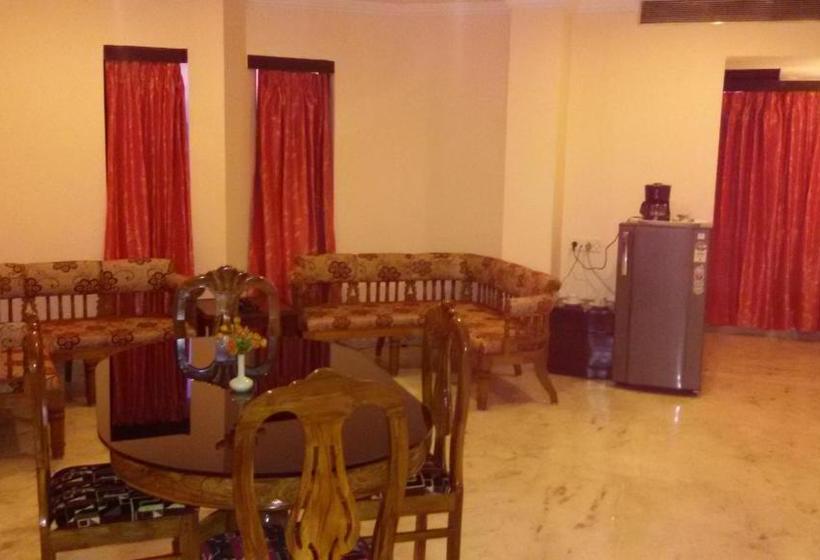 בית מלון כפרי Srichackra International