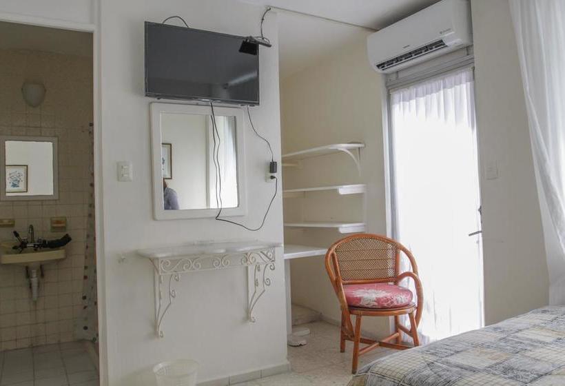 Отель Valentinos