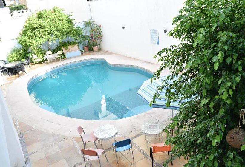 Отель Valentinos