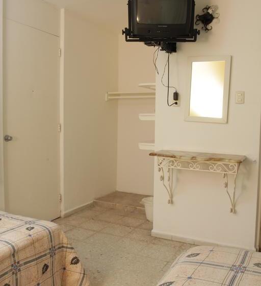 Отель Valentinos