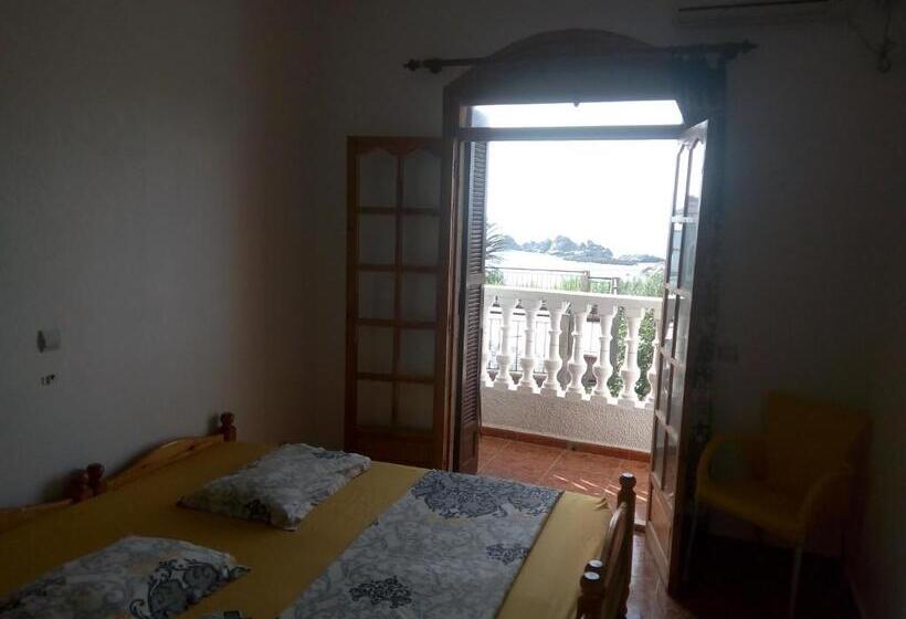 هاستل Plage D Or