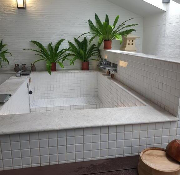 تختخواب و صبحانه 山月二二villa溫泉墅