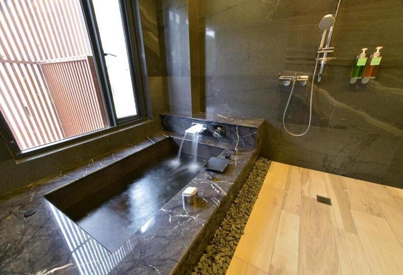 تختخواب و صبحانه 山月二二villa溫泉墅