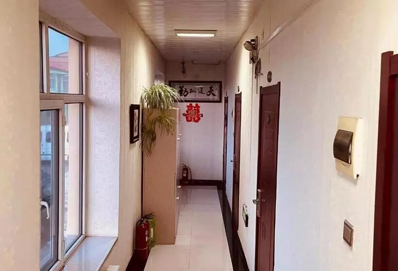 هتل 哈尔滨机场东方红运宾馆