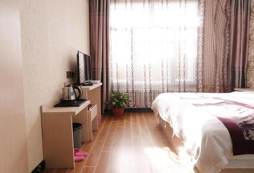 Otel 哈尔滨机场东方红运宾馆