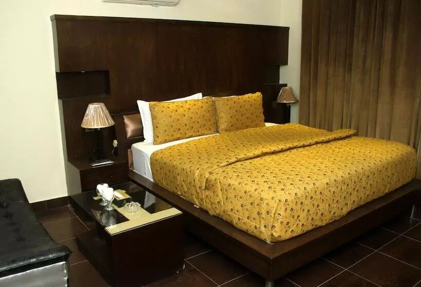 Bling Hotel International
