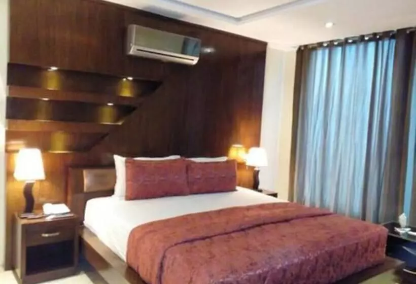 Bling Hotel International