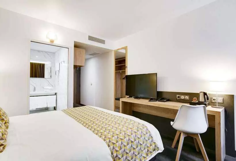 Brit Hotel Confort Loches