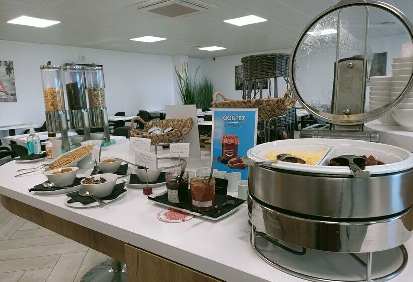 Brit Hotel Confort Loches