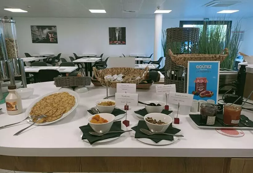 Brit Hotel Confort Loches