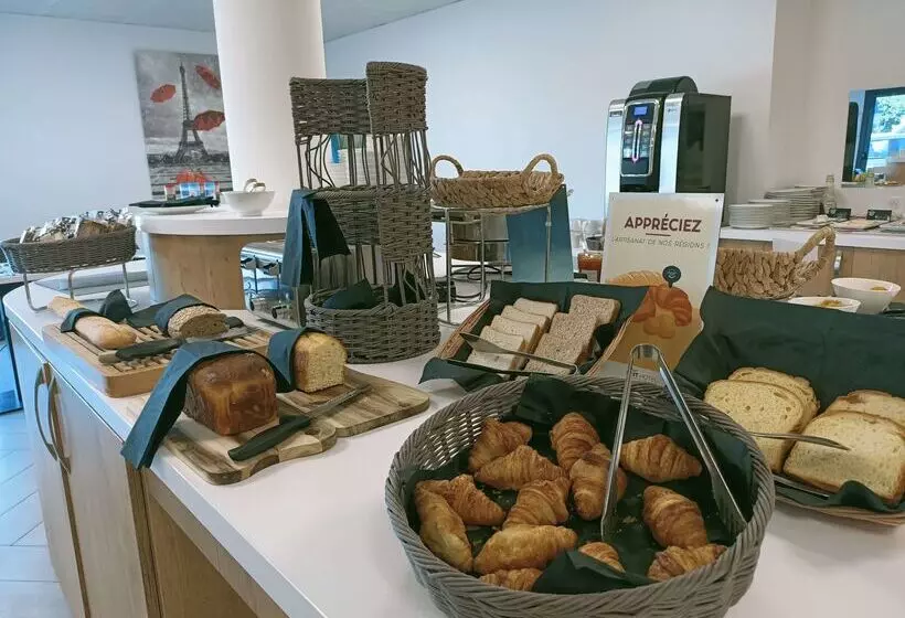 Brit Hotel Confort Loches