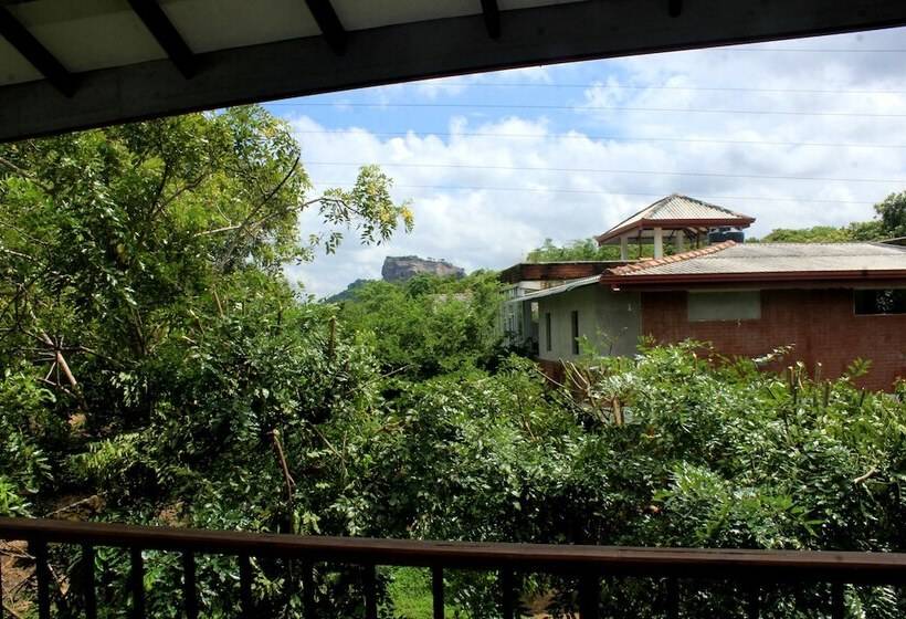 בית מלון כפרי Green Hut Nature Resort