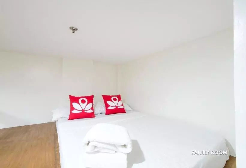 Hotelli Zen Rooms Time Travellers Makati