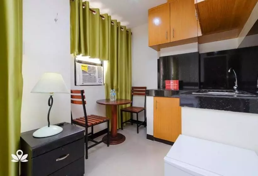 Hotelli Zen Rooms Time Travellers Makati
