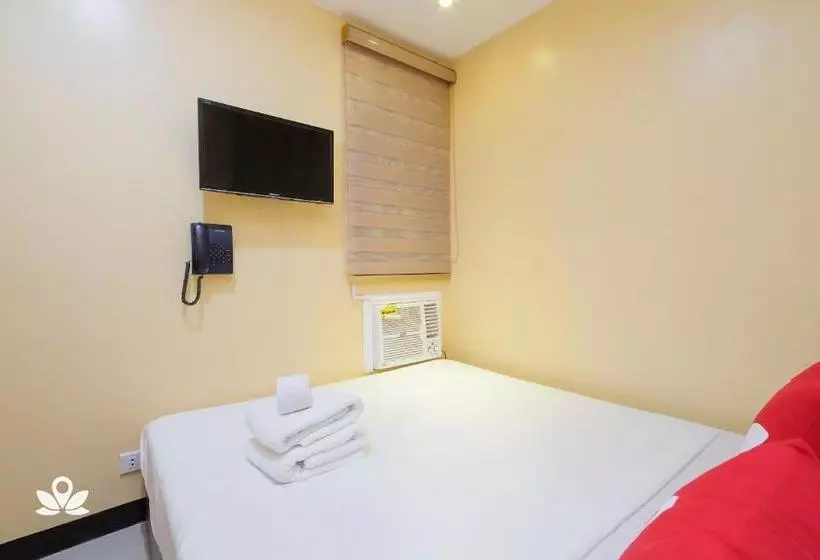 Hotelli Zen Rooms Time Travellers Makati