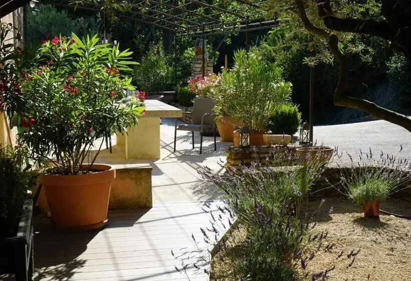 ベッドアンドブレックファースト Les Terrasses Du Luberon