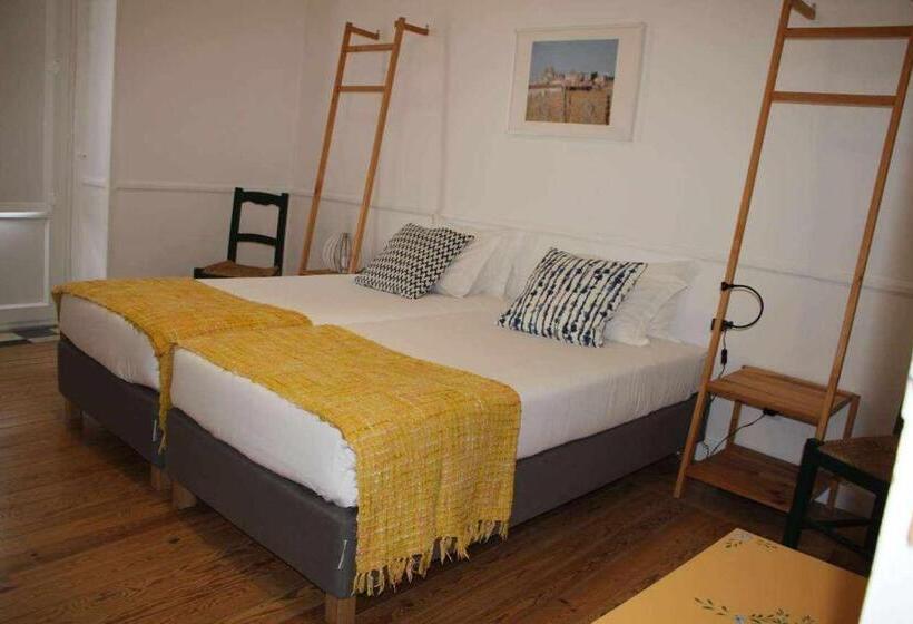 تختخواب و صبحانه Patinha Inn