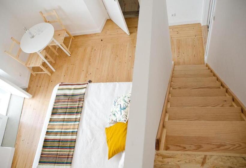 تختخواب و صبحانه Patinha Inn