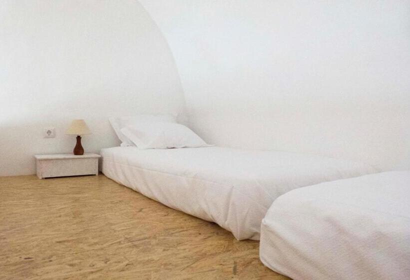 تختخواب و صبحانه Patinha Inn