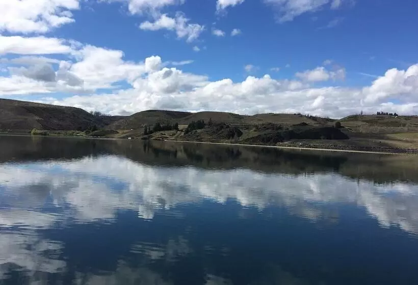 Aamiaismajoitus (B&B) The Workshops Clyde Accommodation